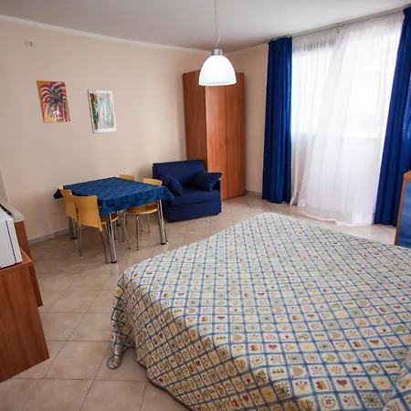 Aparthotel Isophylla