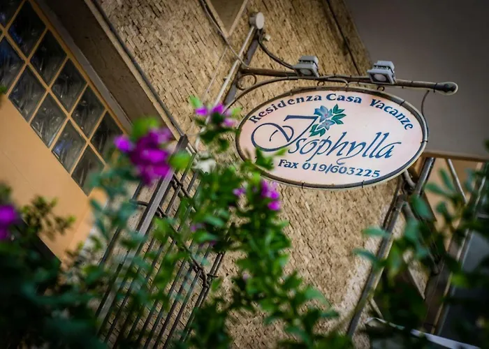 Isophylla